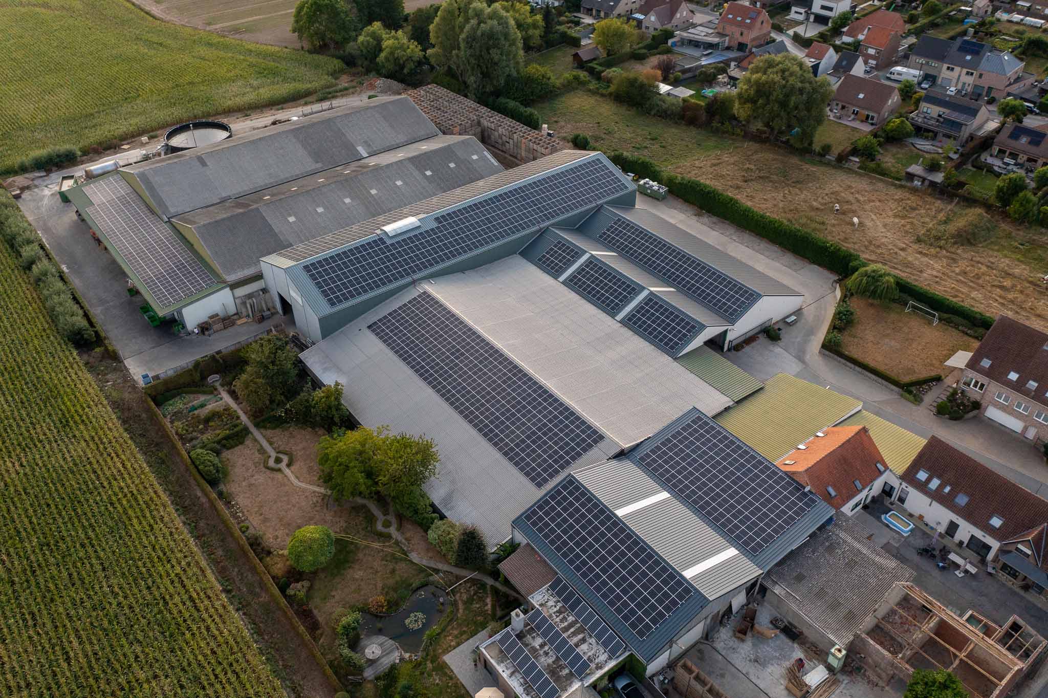 Verschillende daken aangelegd met zonnepanelen