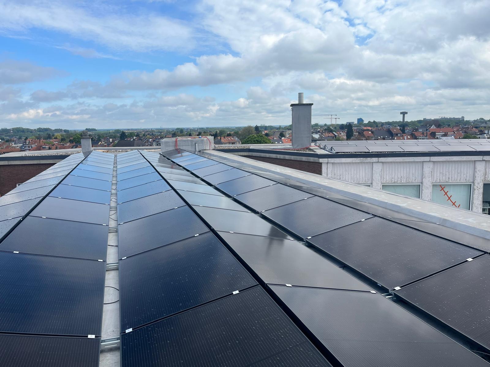 Zonnepanelen installatie in Laken van Solar Engineering