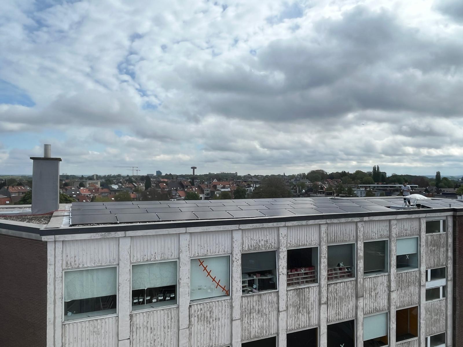 Zonnepanelen installatie in Laken van Solar Engineering